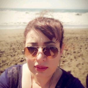 Meet your Posher, Edith